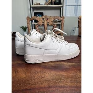 Nike Air Force 1 Low Men's 9.5 White Classic AF1 Athletic Sneakers